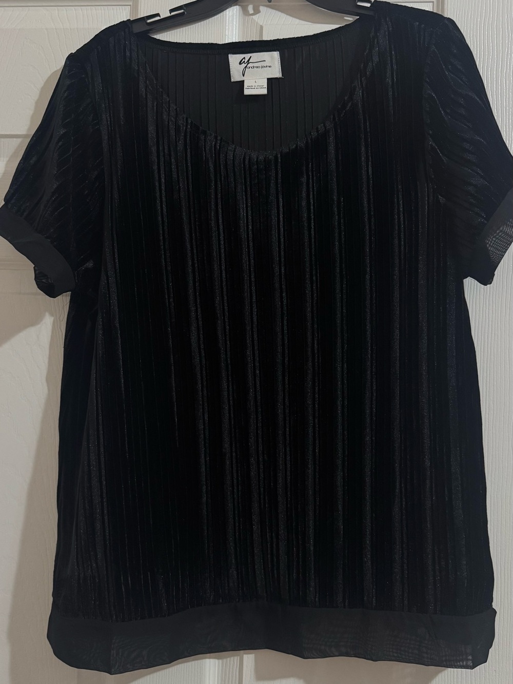 Andrea Jovine Black Velvet-Textured V-Neck Short Sleeve Top